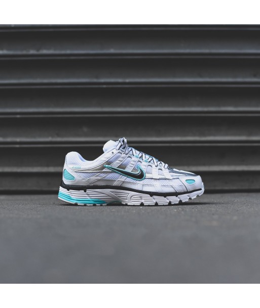 Nike WMNS P-6000 - White / Black / Metallic Silver / Light Aqua rembourrage situé sous