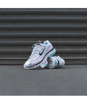 Nike WMNS P-6000 - White / Black / Metallic Silver / Light Aqua rembourrage situé sous