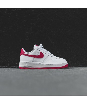 Nike WMNS Air Force 1 '07 - White / Wild Cherry / Nobel Red est présent 