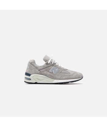 New Balance 990 v2 - Grey / Dark Grey / White s'inspire de l'anatomie humaine