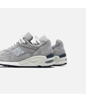 New Balance 990 v2 - Grey / Dark Grey / White s'inspire de l'anatomie humaine