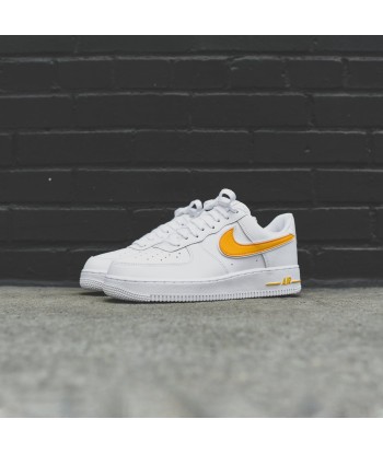 Nike Air Force 1 '07 3 - White / University Gold sur le site 