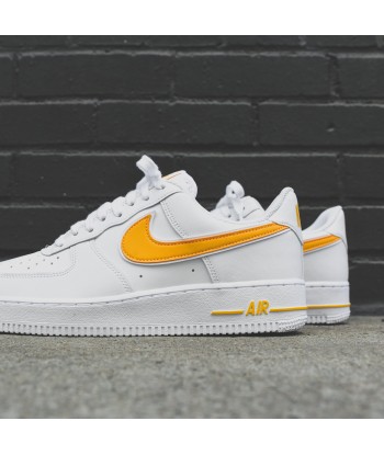 Nike Air Force 1 '07 3 - White / University Gold sur le site 