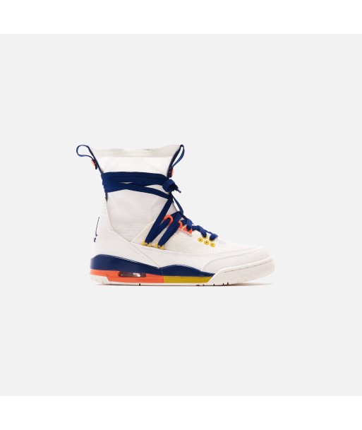 Nike WMNS Air Jordan 3 Explorer - Lite Sail / Blue Void / Orange de la marque