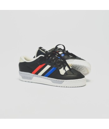 adidas Rivalry Low PFW - Core Black / Cloud White / Cream White en linge