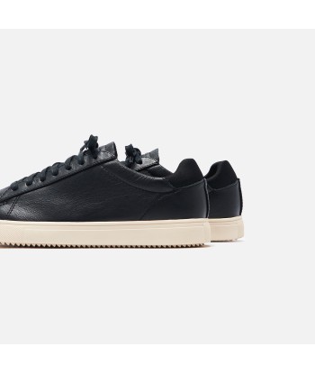 Clae Bradley Essentials Milled Leather - Black de l' environnement