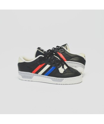 adidas Rivalry Low PFW - Core Black / Cloud White / Cream White en linge