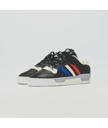 adidas Rivalry Low PFW - Core Black / Cloud White / Cream White en linge