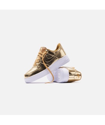 Nike WMNS Air Force 1 SP - Metallic Gold / Club Gold / White plus qu'un jeu 