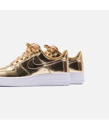 Nike WMNS Air Force 1 SP - Metallic Gold / Club Gold / White plus qu'un jeu 