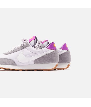 Nike WMNS Daybreak - Particle Grey / Summit White / Vast Grey / Vivid Purple français