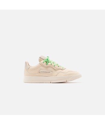 adidas Consortium x Pharrell Williams SC Premiere - Ecru Tint / Cream White / Clear Brown suggérées chez