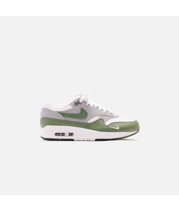 Nike Air Max 1 - White / Spiral Sage / Wolf Grey / Black soldes