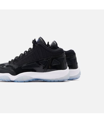 Nike Air Jordan 11 Retro Low LE - Black / Concord White est présent 